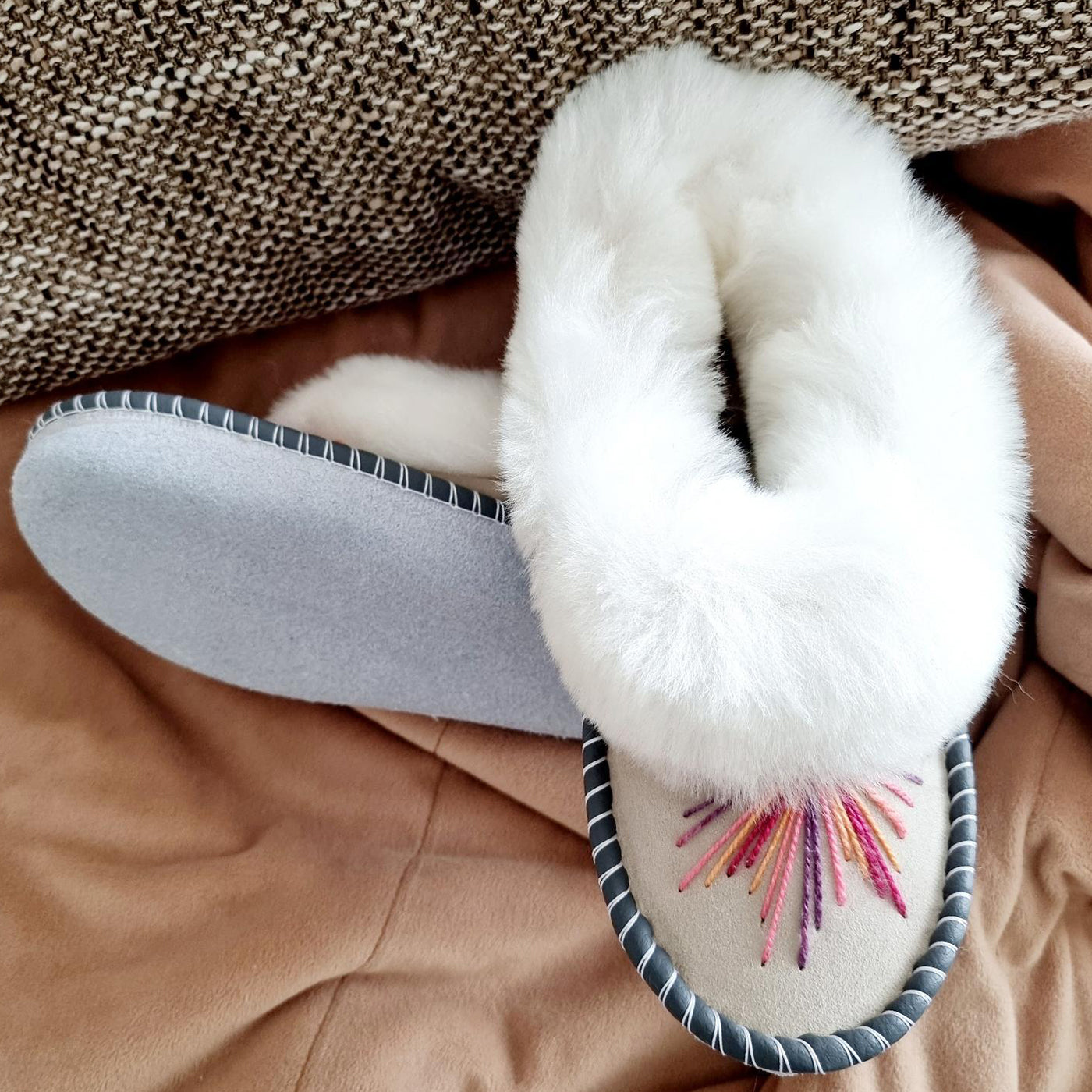 Warm moccasin slippers with cosy sheep's wool ALUNA