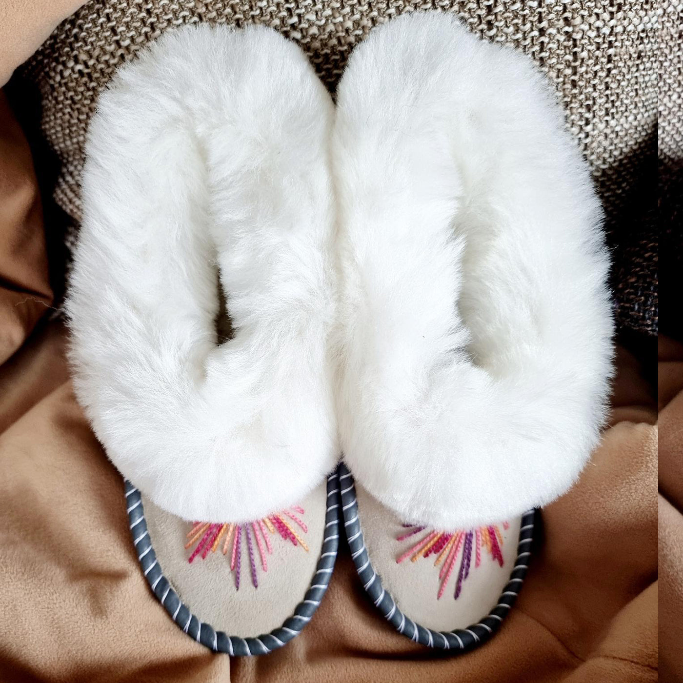 Warm moccasin slippers with cosy sheep's wool ALUNA