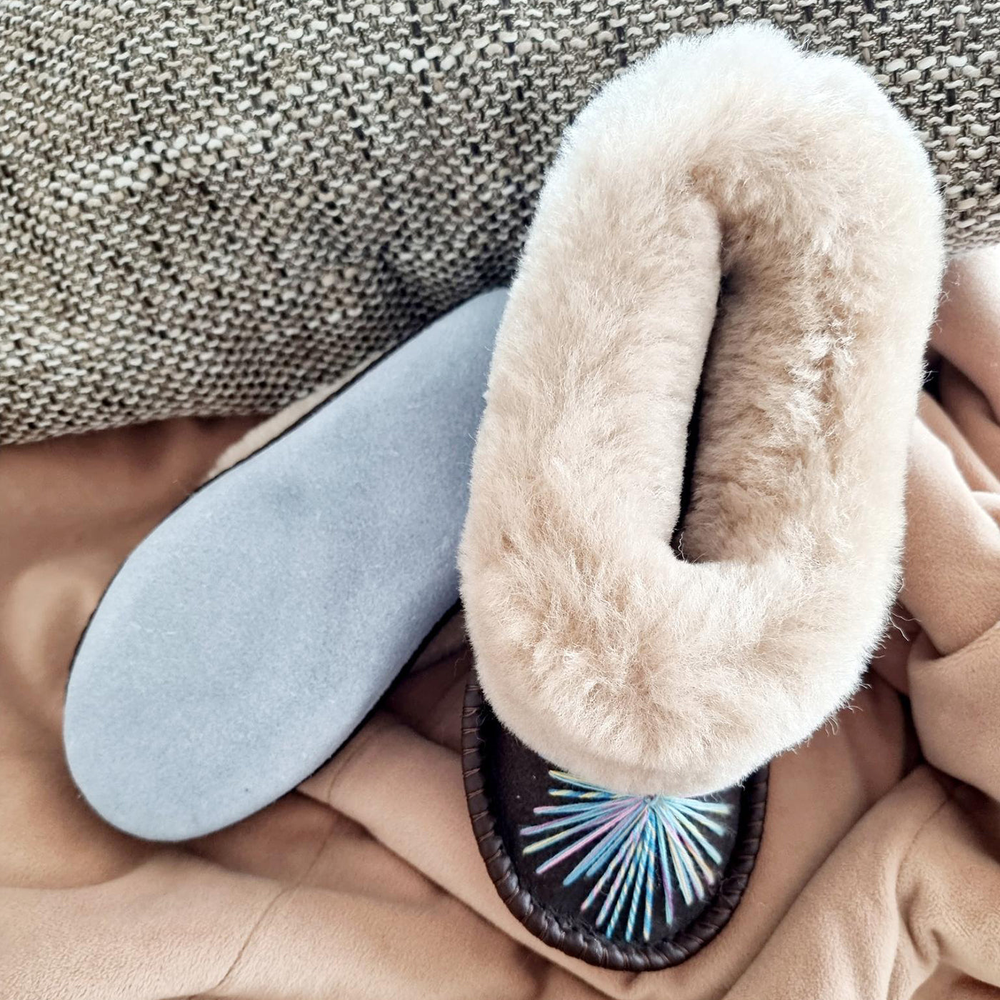 Warm moccasin slippers with cosy sheep's wool ALUNA