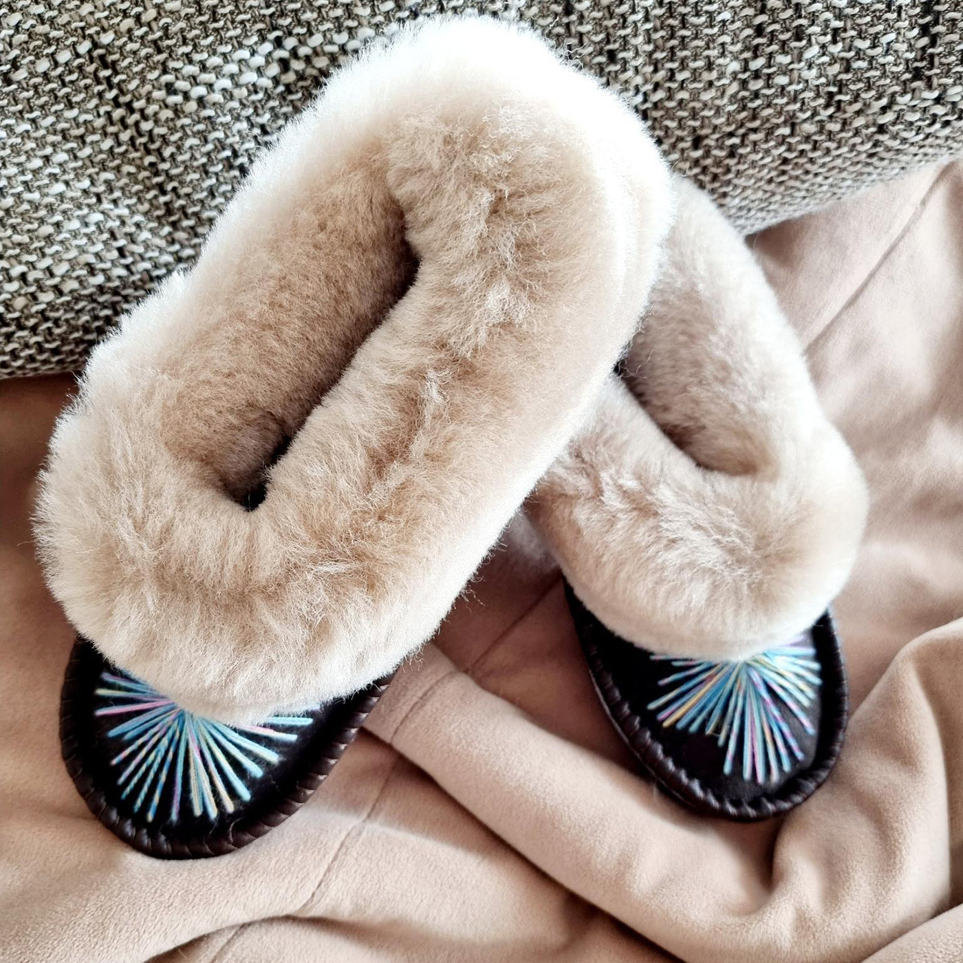 Warm moccasin slippers with cosy sheep's wool ALUNA