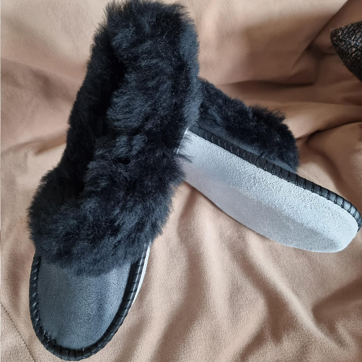 Warm moccasin slippers with cosy sheep's wool ALUNA