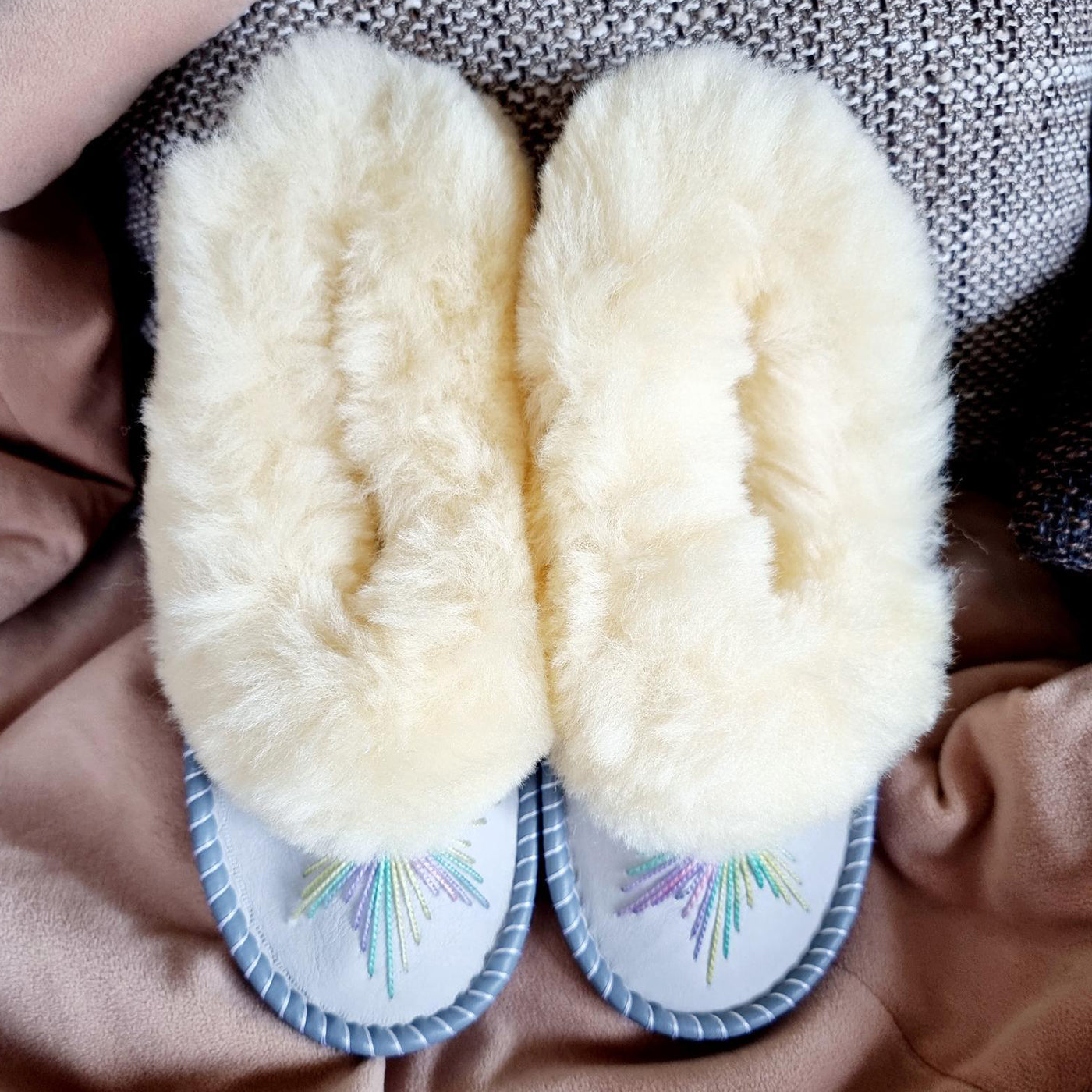 Warm moccasin slippers with cosy sheep's wool ALUNA