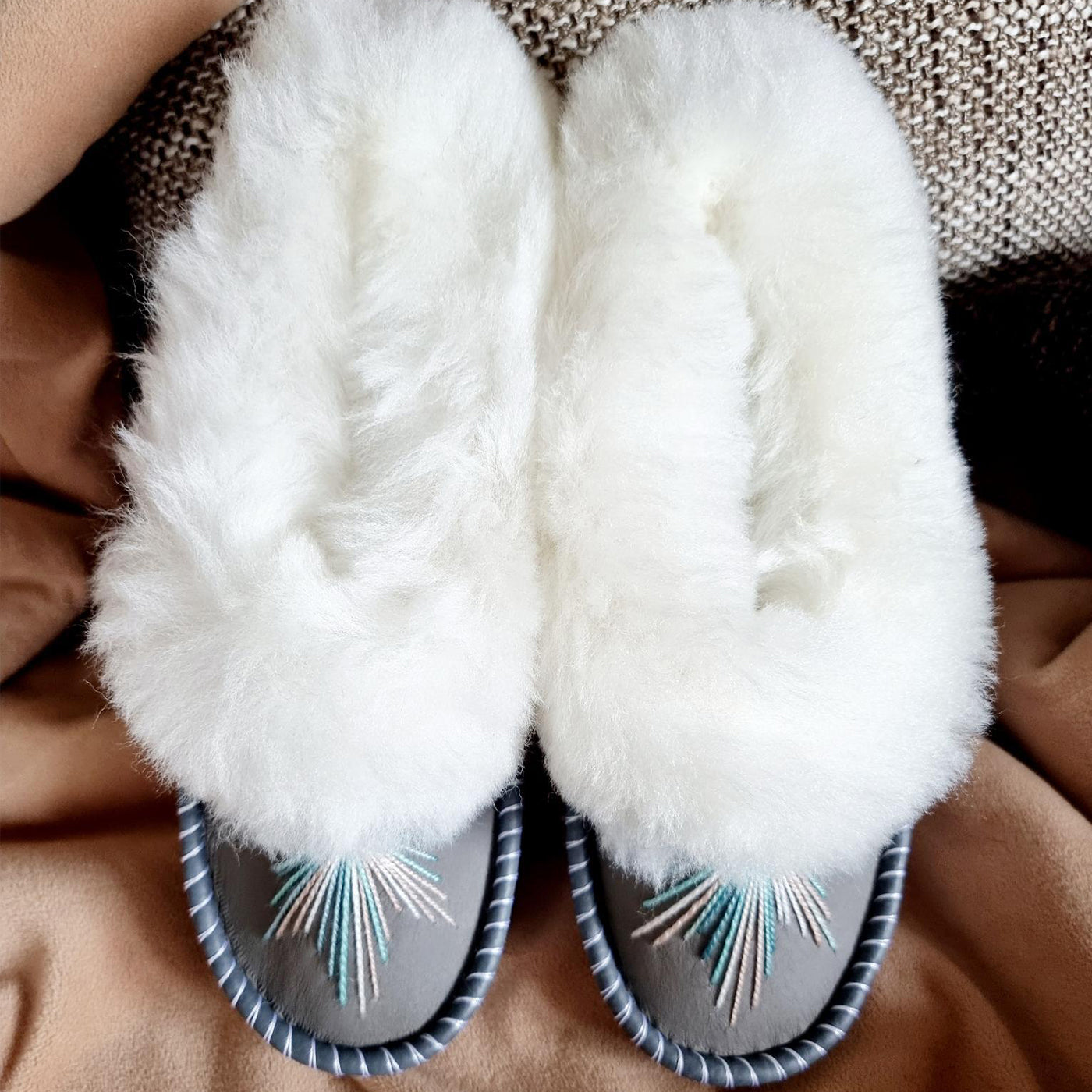 Warm moccasin slippers with cosy sheep's wool ALUNA