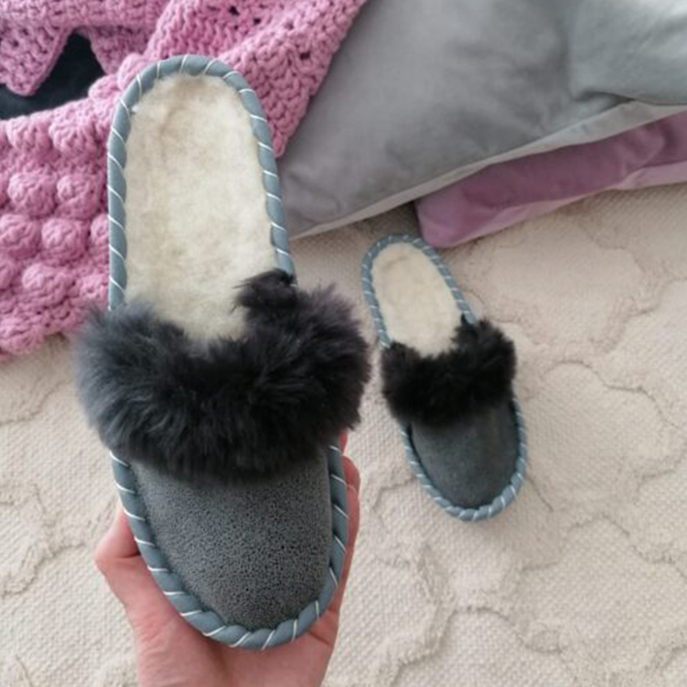 Warm slippers with cosy sheep's wool DANA