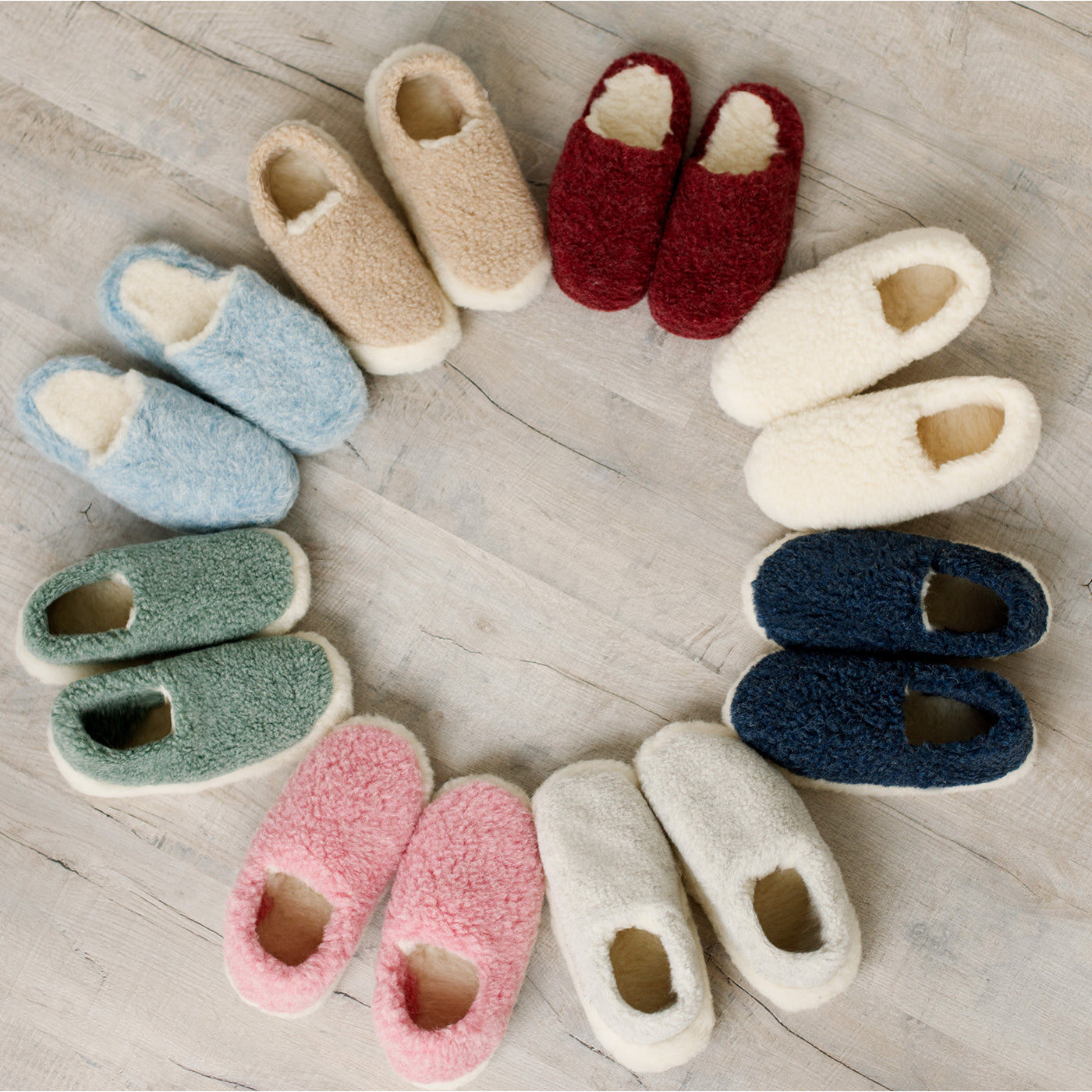 Warm cuddly slippers of sheep's wool