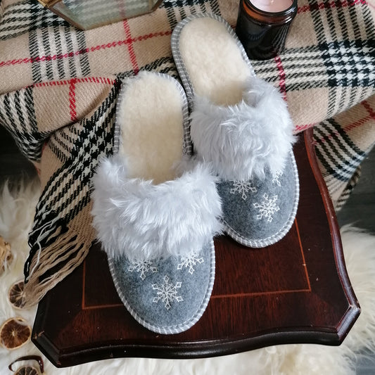 Warm Felt Slippers with Sheep Wool SNOW