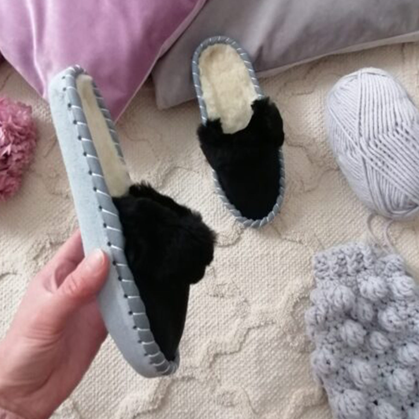 Warm slippers with cosy sheep's wool DANA