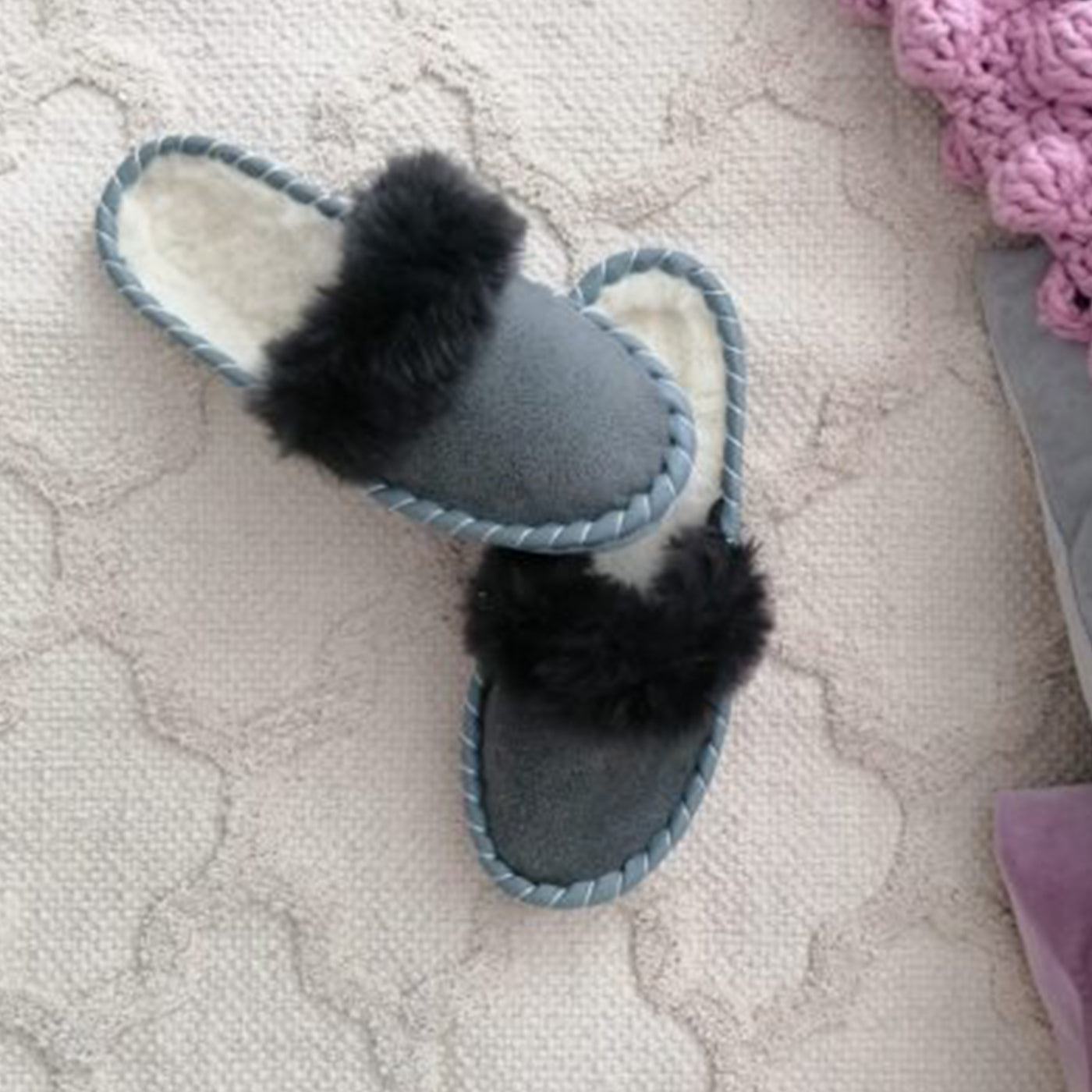 Warm slippers with cosy sheep's wool DANA