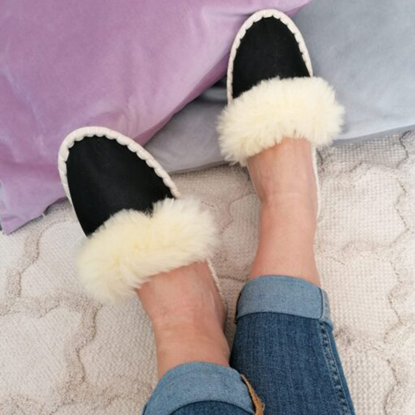 Warm slippers with cosy sheep's wool DANA