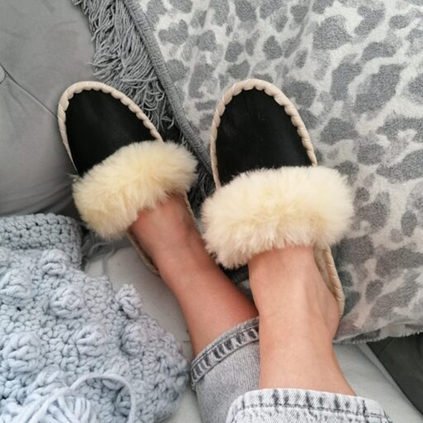 Warm slippers with cosy sheep's wool DANA