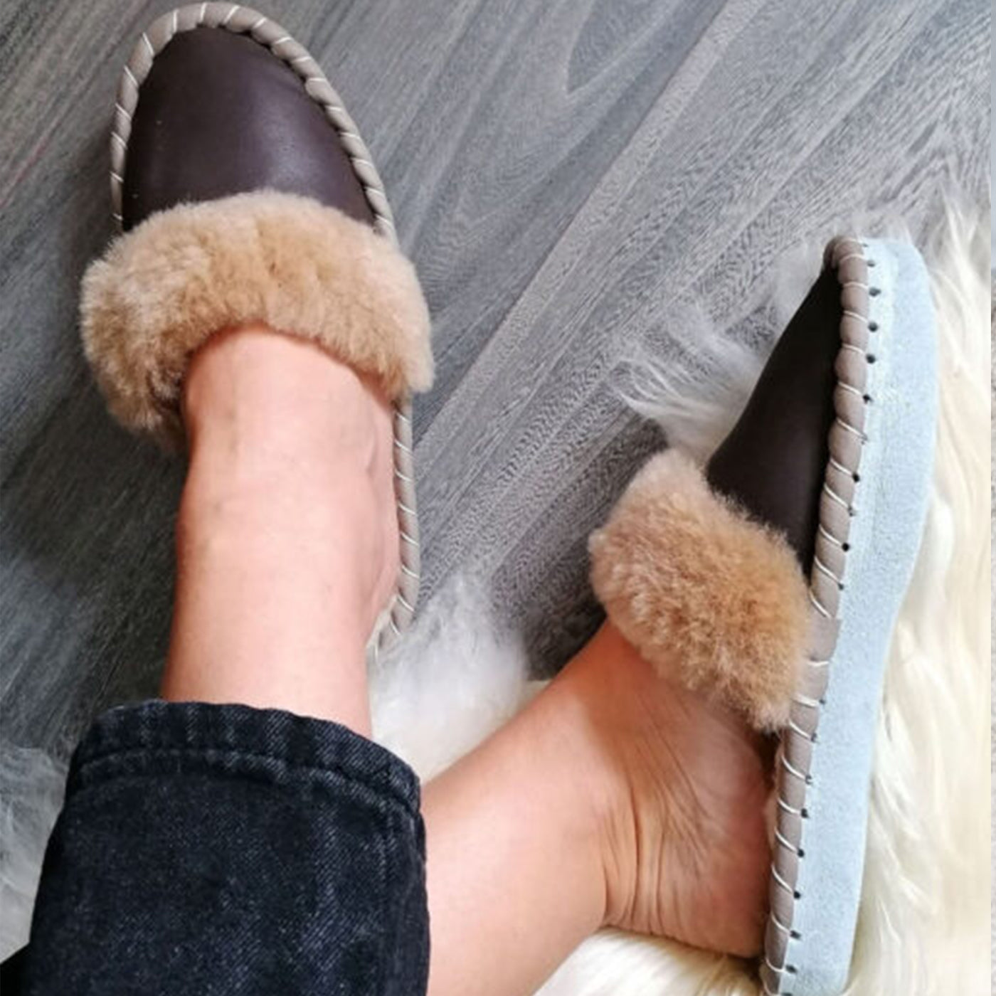 Warm slippers with cosy sheep's wool DANA